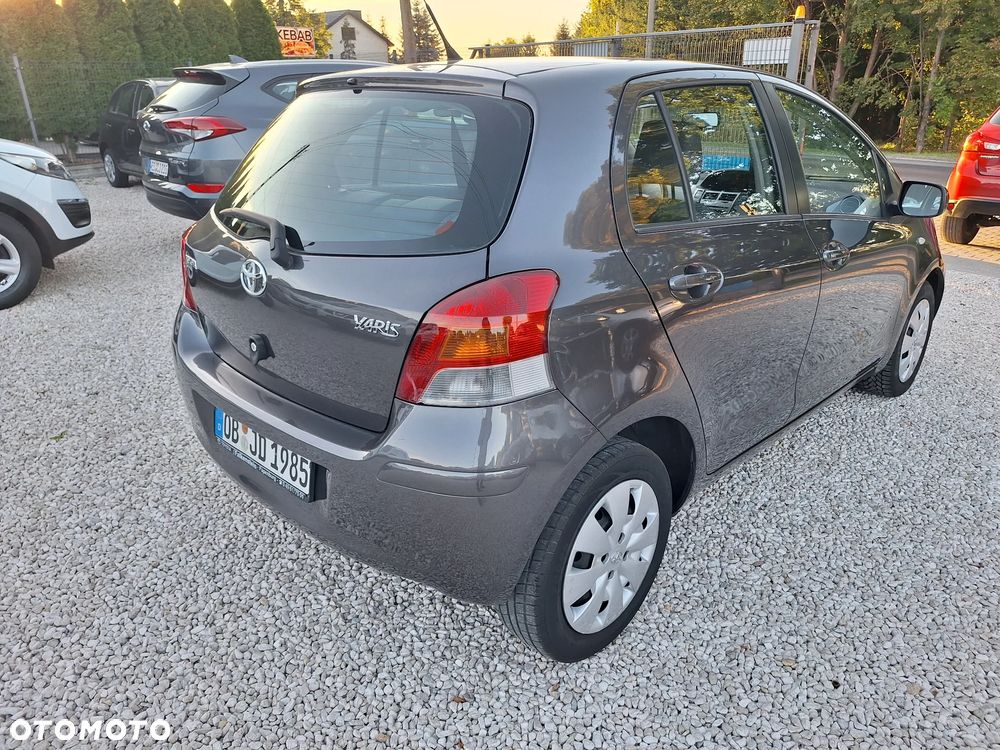 Toyota Yaris 1.33 Luna - 4