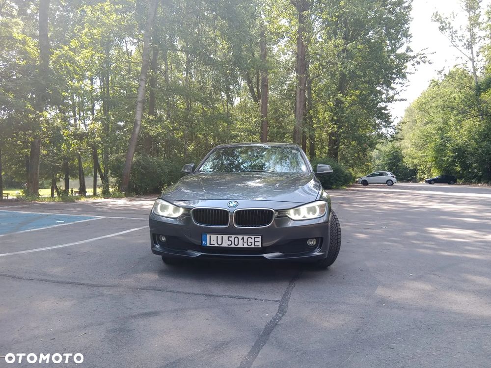 BMW Seria 3 318d - 5