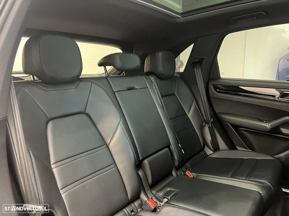 Porsche Cayenne - 39