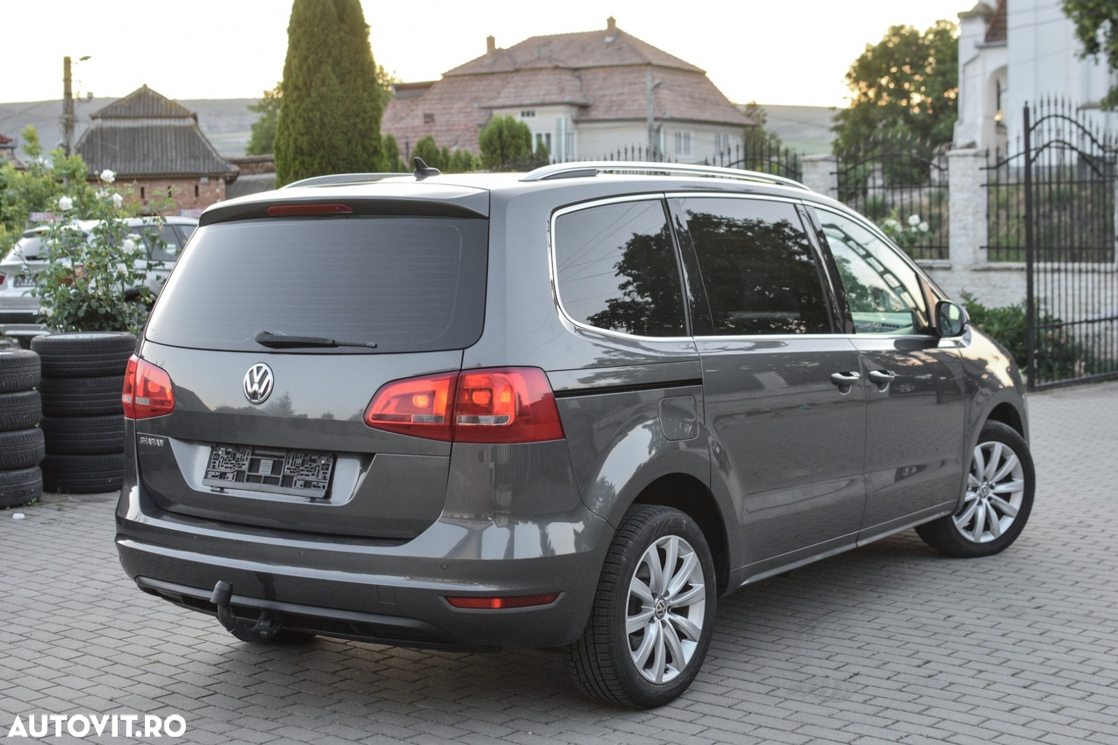 Volkswagen Sharan 2.0 TDI DSG BlueMotion Technology Highline - 23
