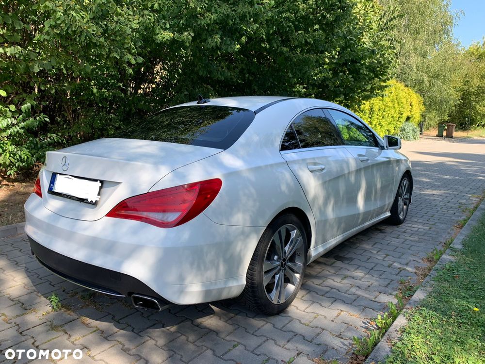 Mercedes-Benz CLA 250 4Matic 7G-DCT - 3