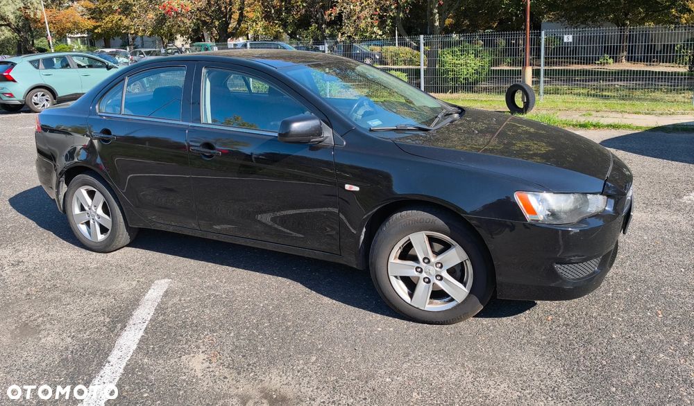 Mitsubishi Lancer 1.8 Invite - 3
