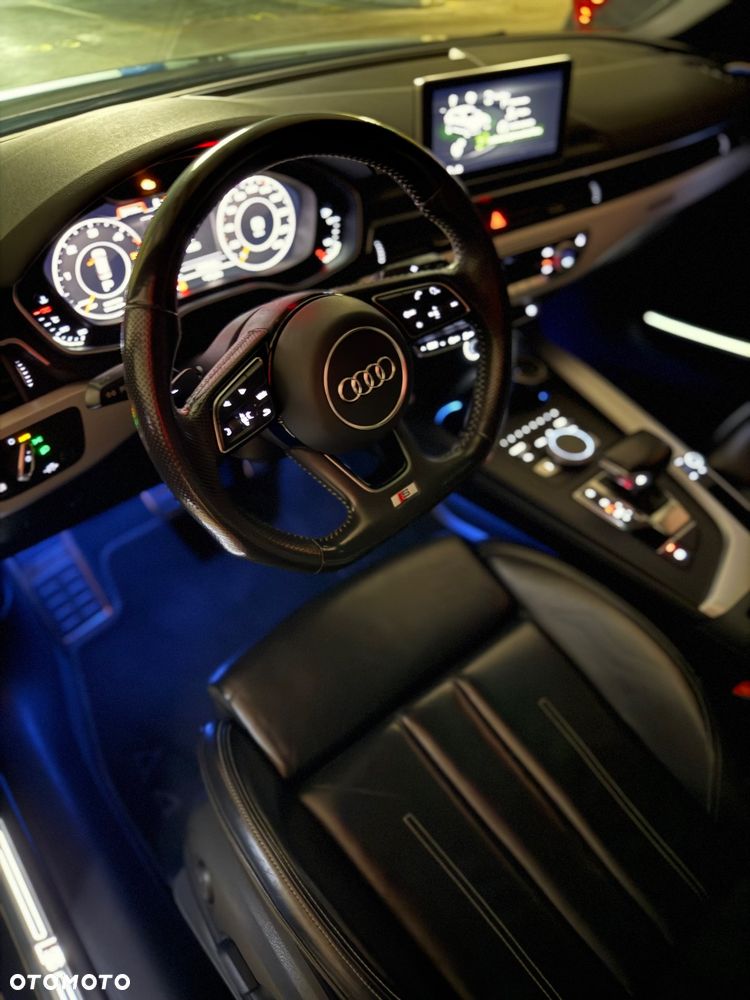 Audi A4 Avant 2.0 TDI Quattro S tronic - 24