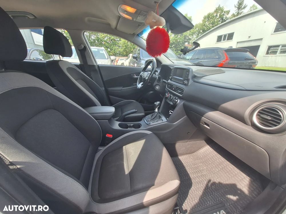 Hyundai KONA - 12