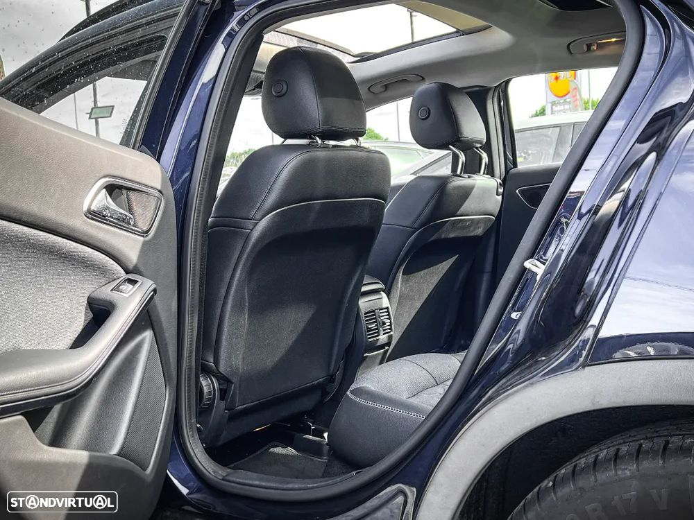 Mercedes-Benz GLA 180 d Urban - 12