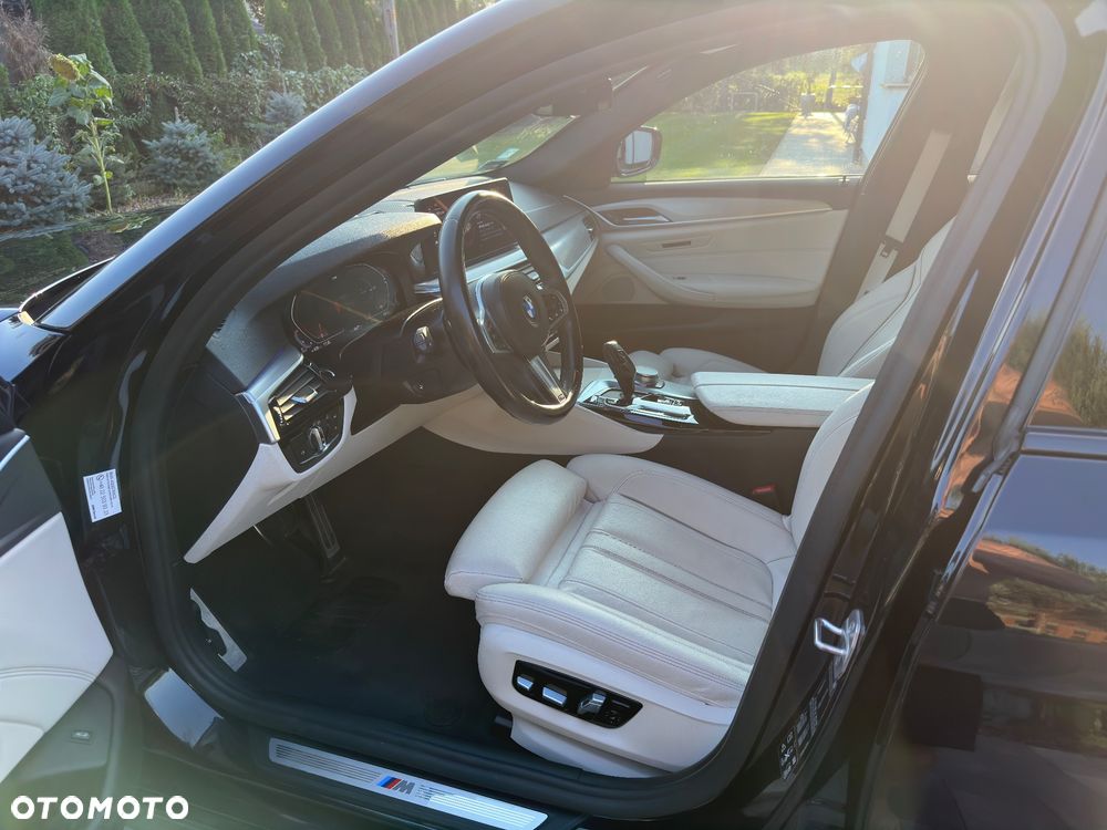 BMW Seria 5 520d xDrive - 14