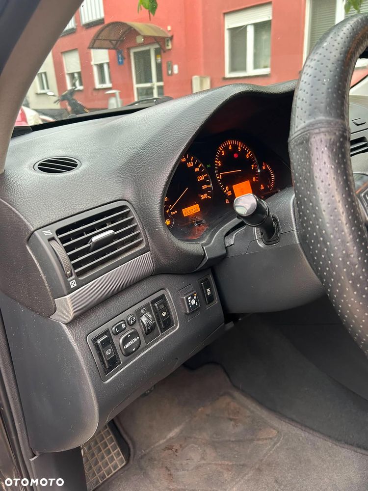 Toyota Avensis 1.8 VVT-i Sol - 11