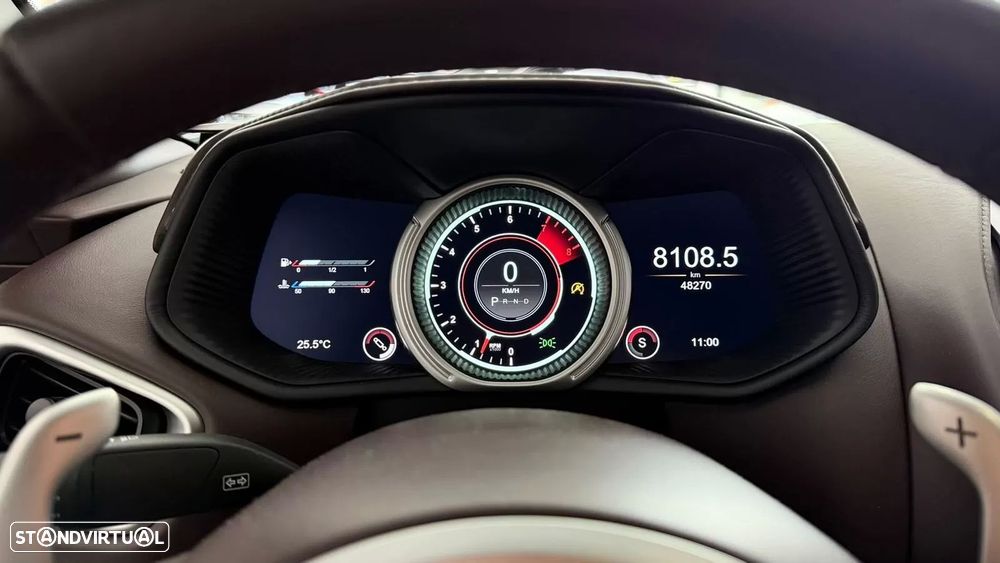Aston Martin DB11 Coupé V8 Auto - 24