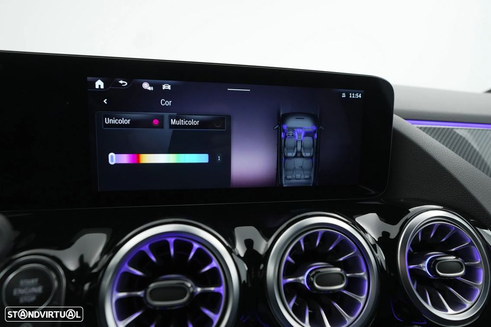 Mercedes-Benz GLA 180 d AMG Line - 20