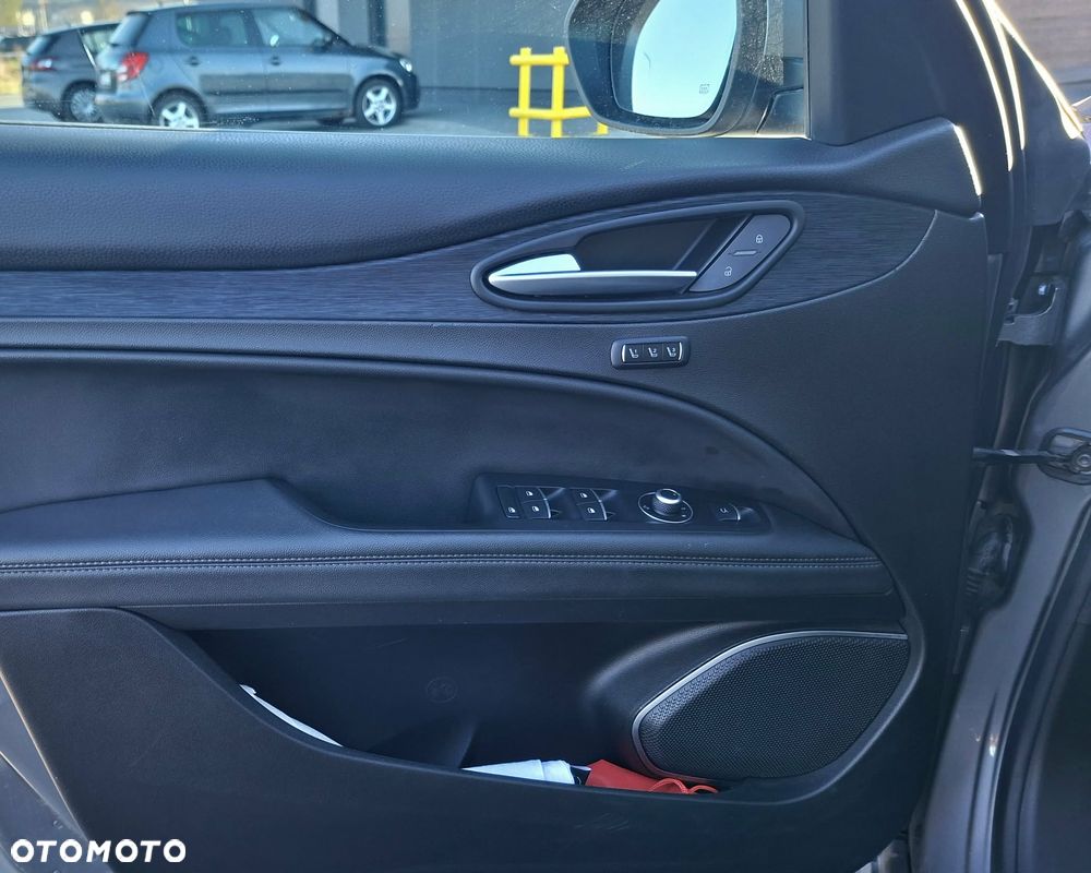Alfa Romeo Stelvio 2.0 Turbo Super Q4 - 16
