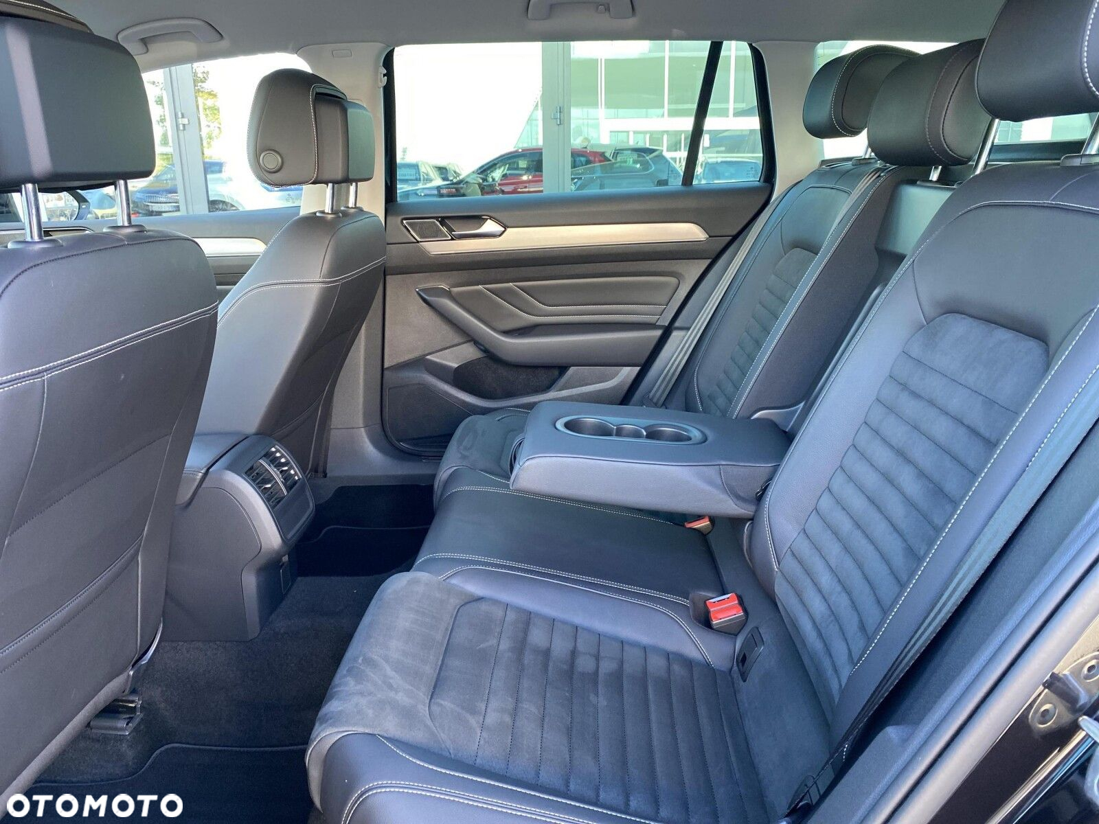 Volkswagen Passat 2.0 TDI 4Mot Elegance DSG - 12