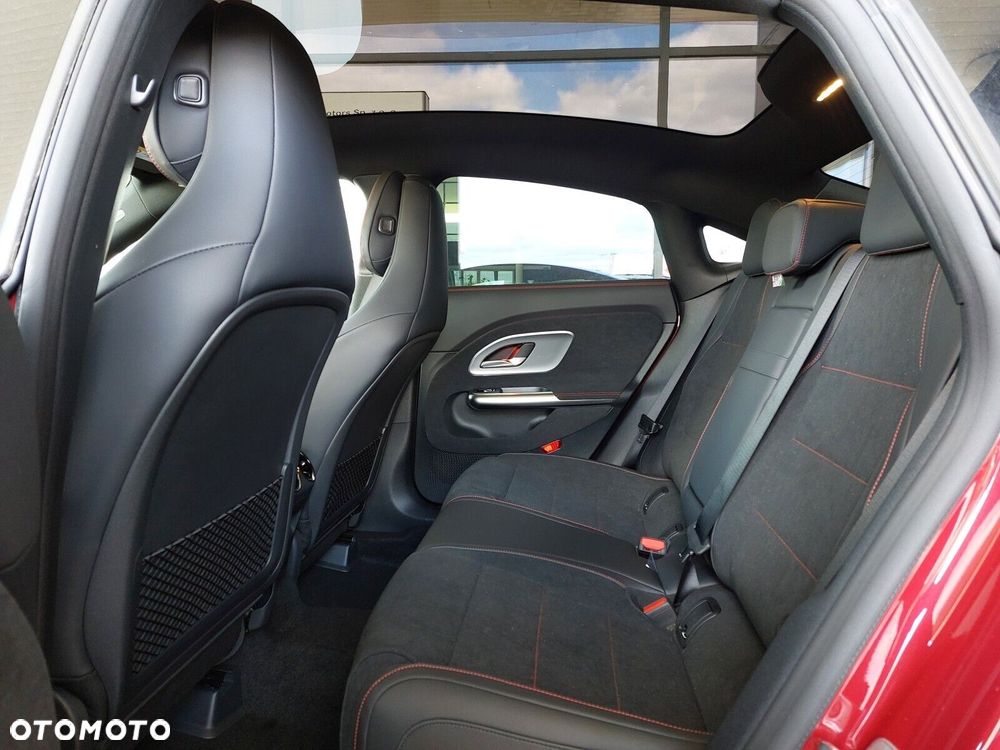 Mercedes-Benz CLA - 9