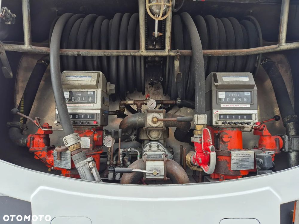 MAN TGS 18.360 / CYSTERNA / PALIWA + OLEJE / ADR / EURO 5 / 11M3 / 3 KOMORY / KABINA SYPIALNIANA / 1WŁ - 25