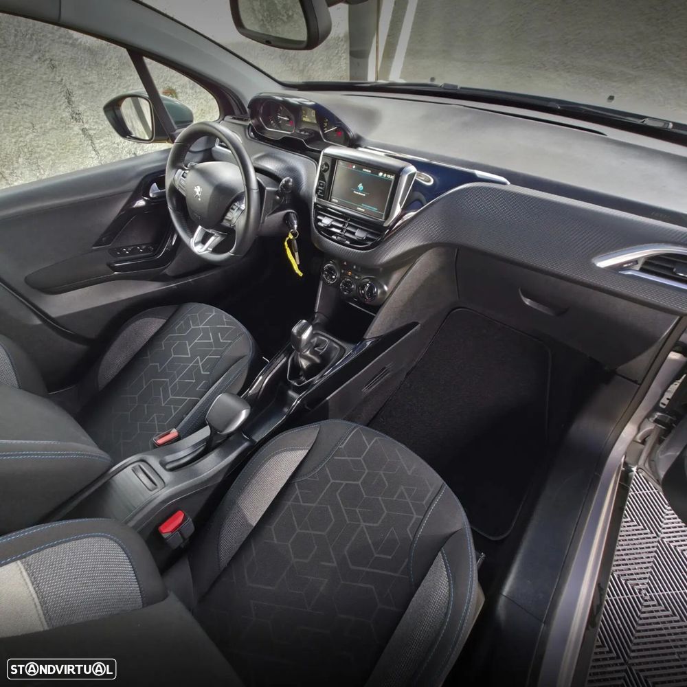 Peugeot 2008 1.2 PureTech Signature - 14