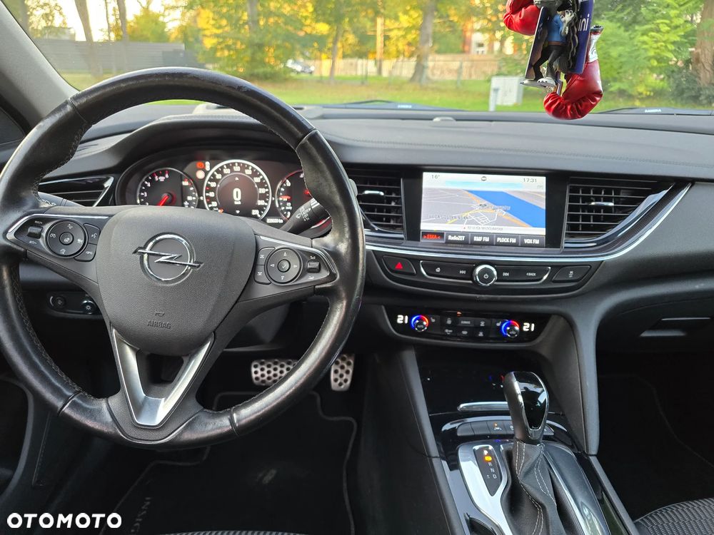 Opel Insignia - 30