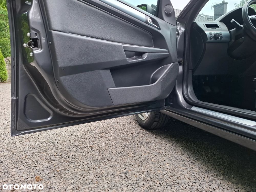 Opel Astra 1.6 Cosmo - 28