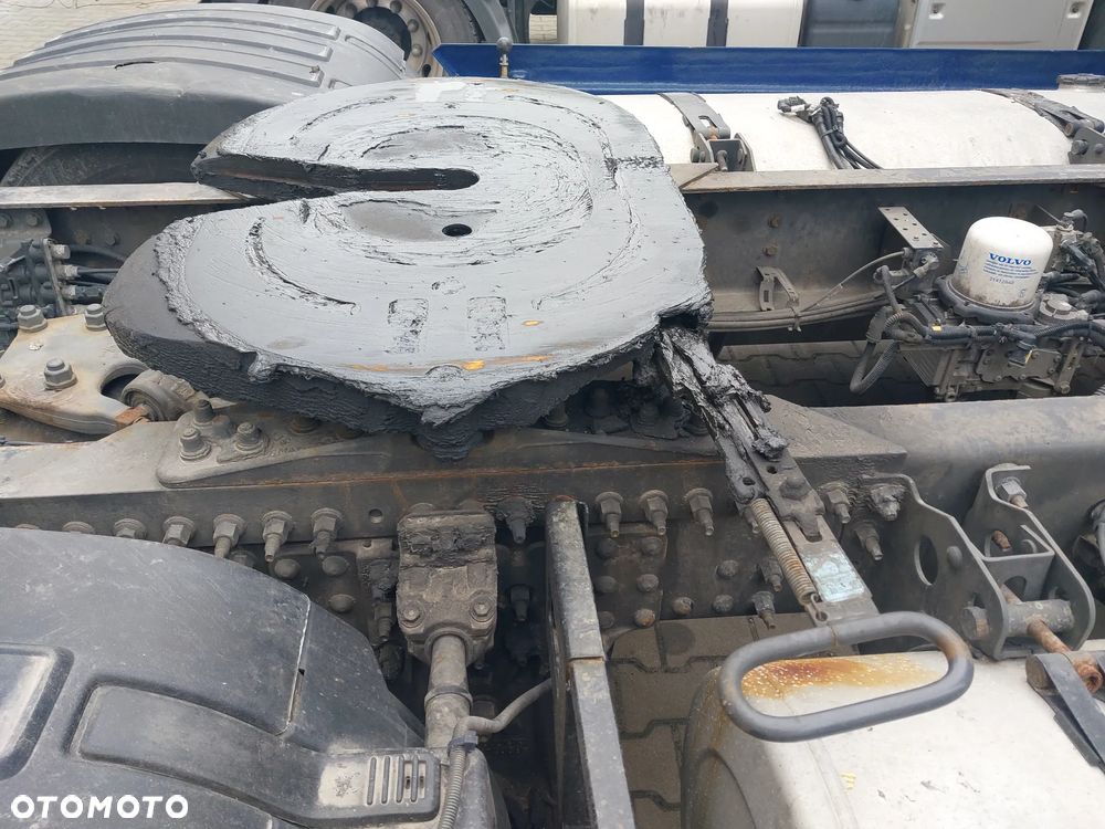 Łapy Siodła Volvo FH4 FH13 160mm JOST - 5