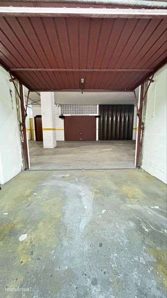 Vendo garagem em Linda-a-Velha (Oeiras) - Grande imagem: 4/8