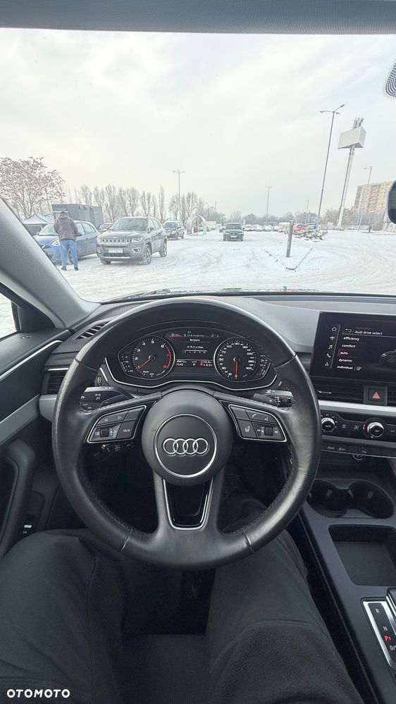 Audi A4 Avant 40 TFSI S tronic - 31