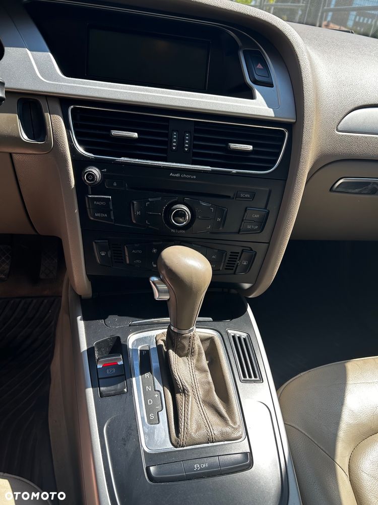 Audi A4 Limousine - 14