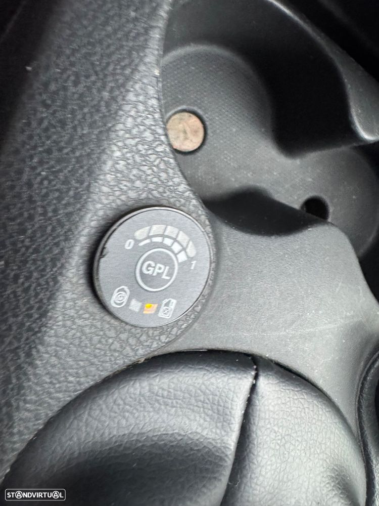 Dacia Sandero 1.2 16V Confort Bi-Fuel - 19