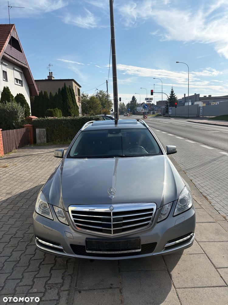 Mercedes-Benz E-Class 2010 photo 5