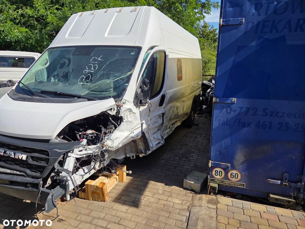 RAM PROMASTER 3500 - 3