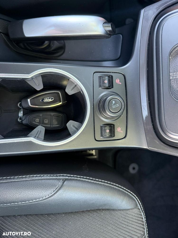 Ford Kuga 2.0 TDCi 4WD Powershift ST-Line - 11