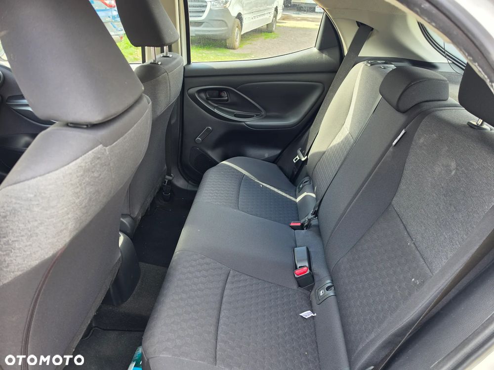 Toyota Yaris 1.0 Premium - 10