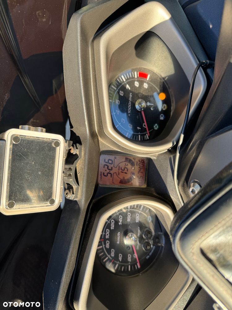 Yamaha X-max - 5