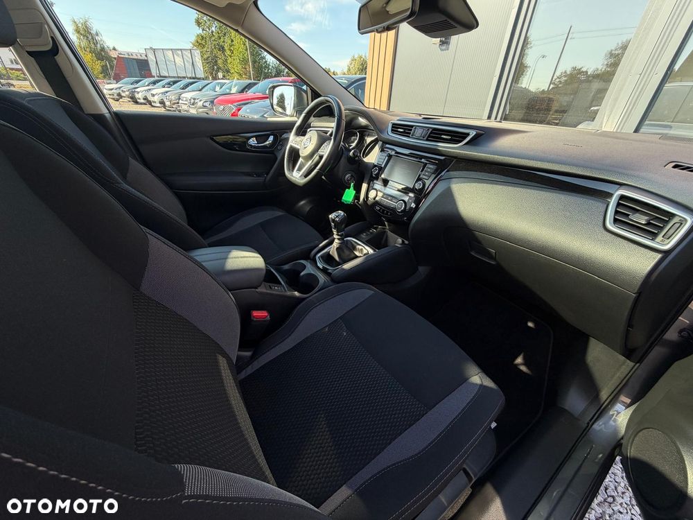 Nissan Qashqai 1.3 DIG-T N-Connecta EU6d - 25