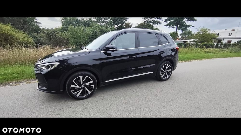 MG ZS - 11
