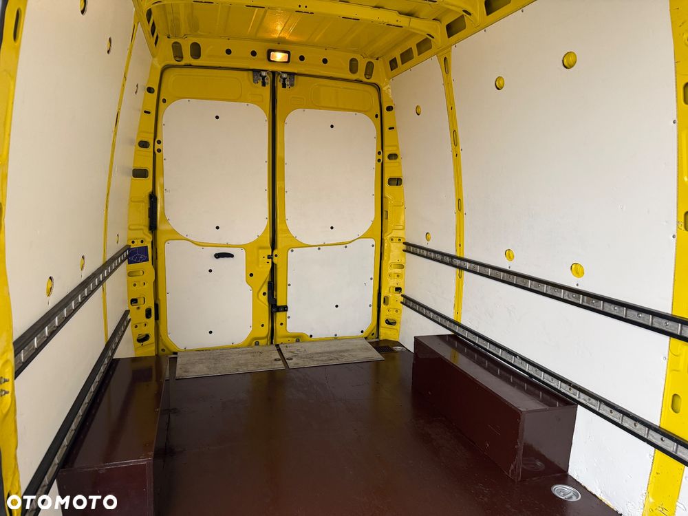 Iveco 2020/Daily/Winda BAR/Średni/manual/Klima/Tempomat/Business Pakiet - 12