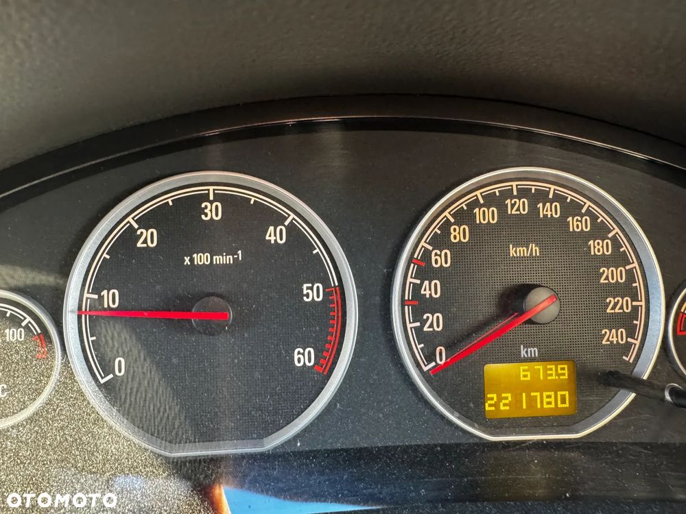 Opel Vectra 1.9 CDTI - 11