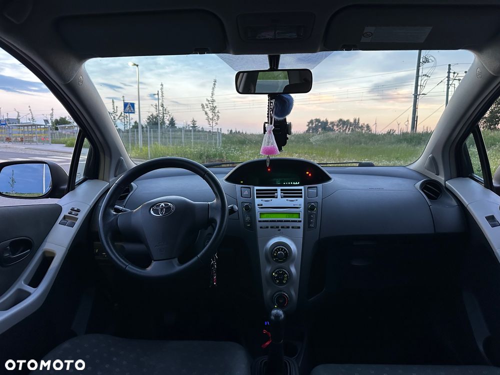 Toyota Yaris 1.0 Luna - 9
