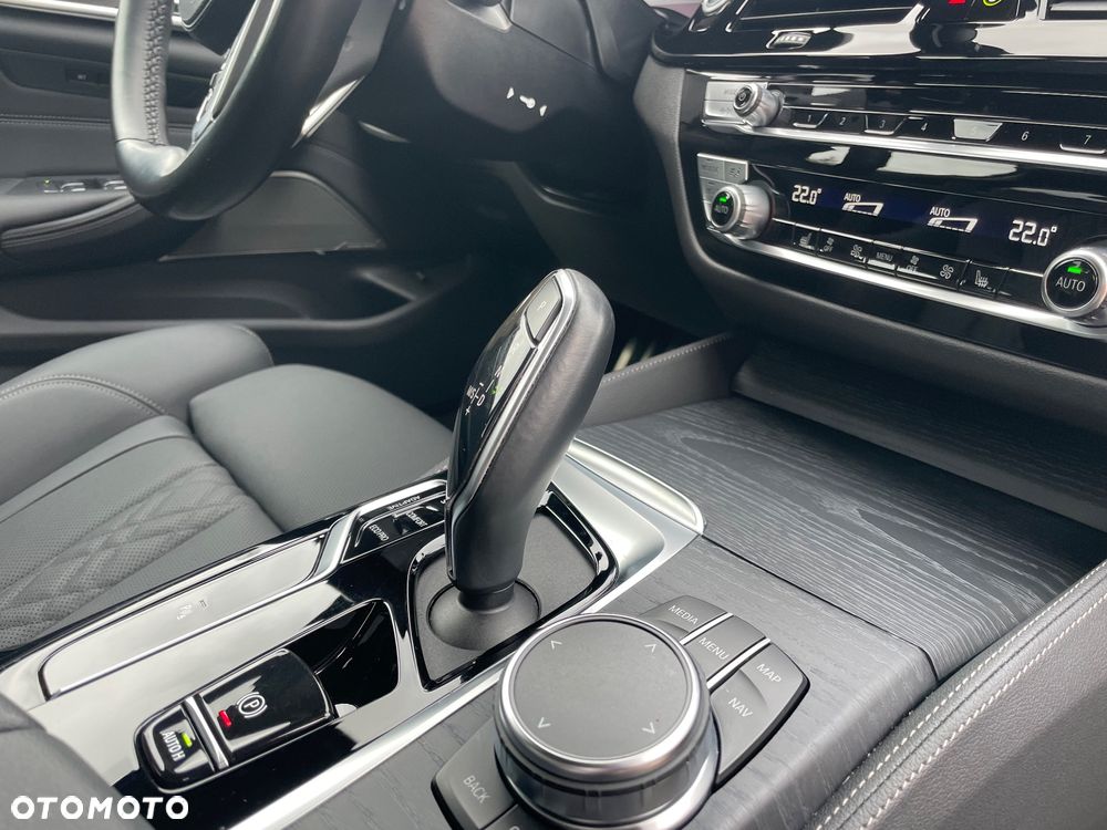 BMW Seria 5 530i xDrive mHEV M Sport sport - 21