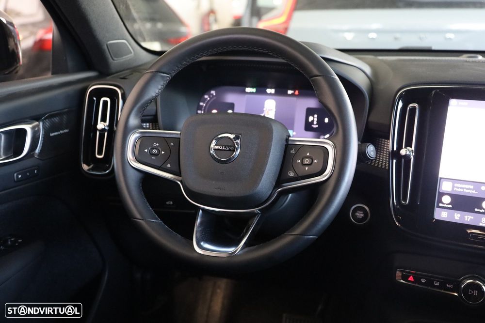 Volvo XC 40 2.0 B3 Plus Dark - 16