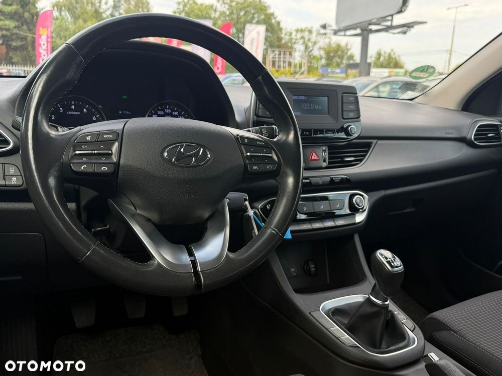 Hyundai i30 1.5 DPI Classic + - 15