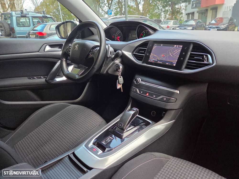 Peugeot 308 PureTech 130 GPF EAT8 Stop & Start Active Pack - 25