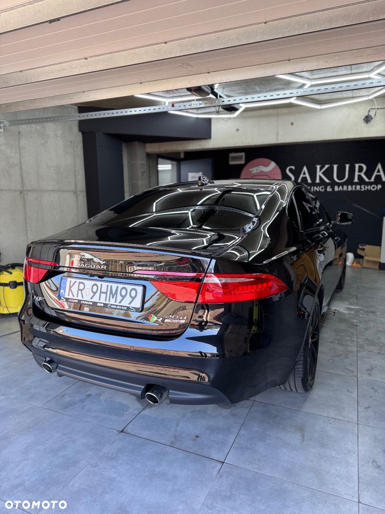 Jaguar XF 2.0 i4D AWD R-Sport - 10