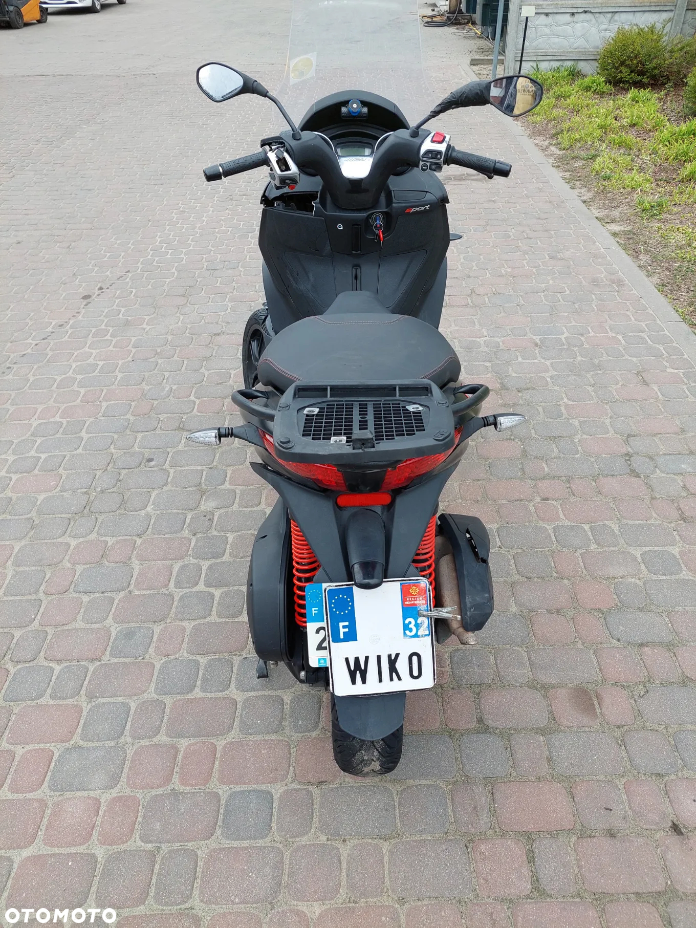 Piaggio MP-3 - 4
