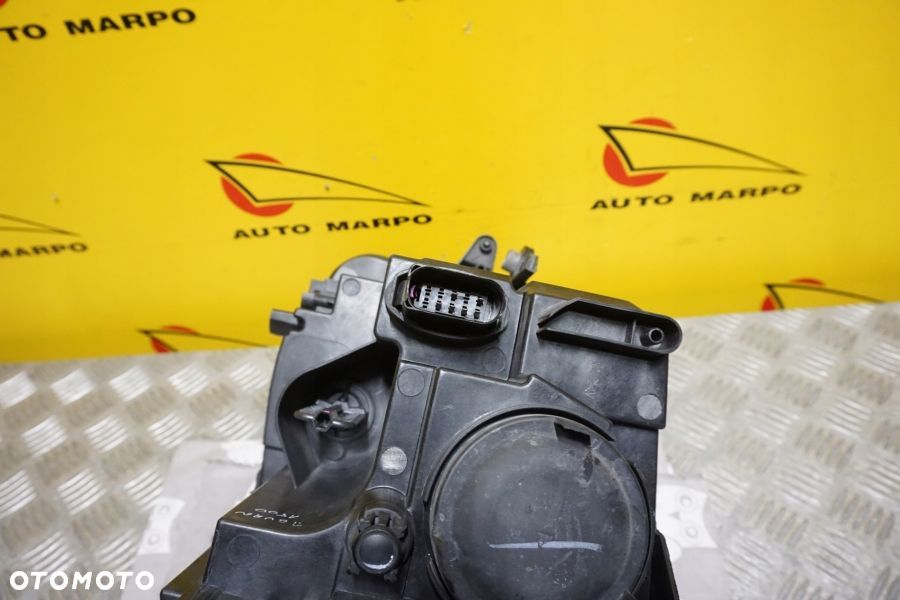 VW TIGUAN 2016 - REFLEKTOR LAMPA ZWYKŁA HALOGENOWA PRAWA USA - 12