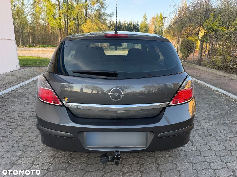 Opel Astra 1.6 Enjoy - 26