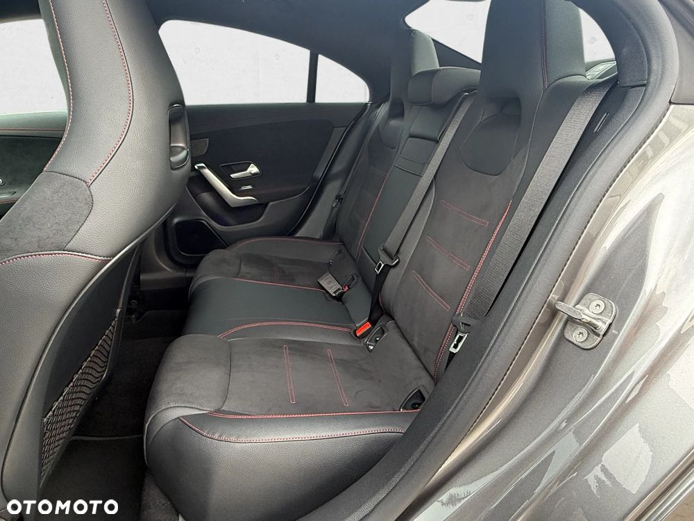 Mercedes-Benz CLA 200 mHEV AMG Line 7G-DCT - 23