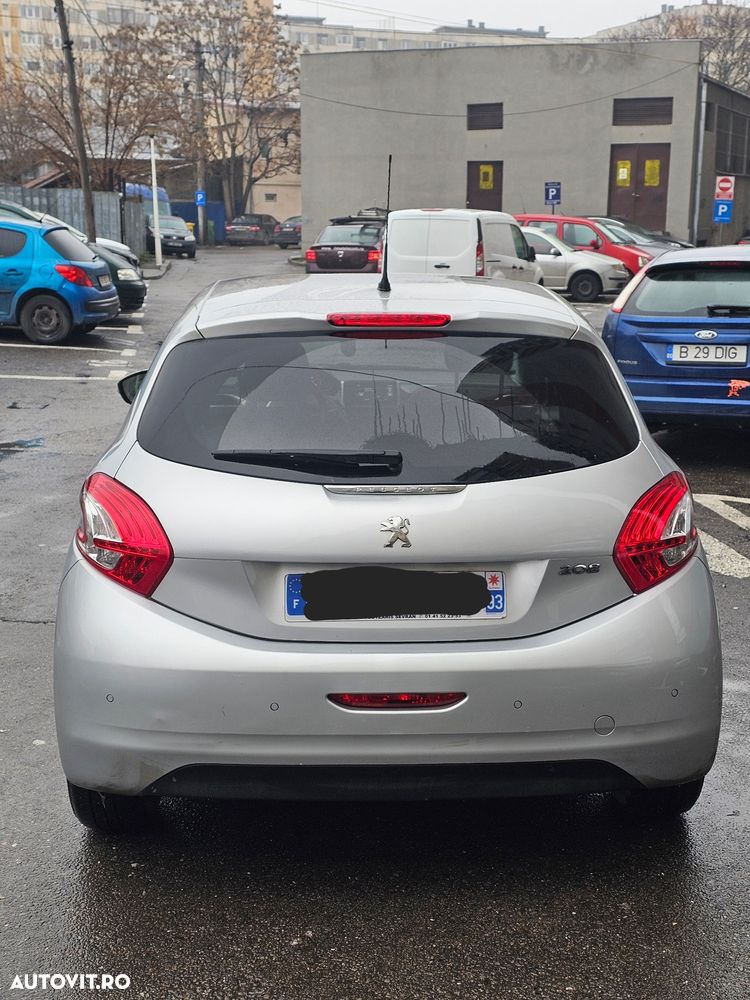 Peugeot 208 82 PureTech Style - 4