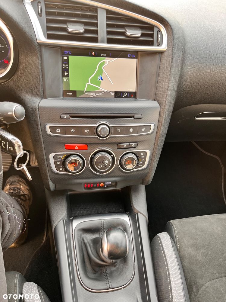 DS Automobiles DS 4 - 10