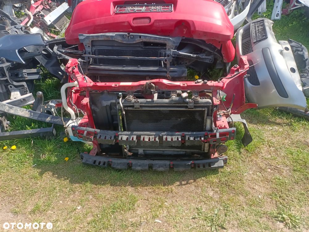 Suzuki Swift mk6 pas przedni wzmocnienie chłodnica