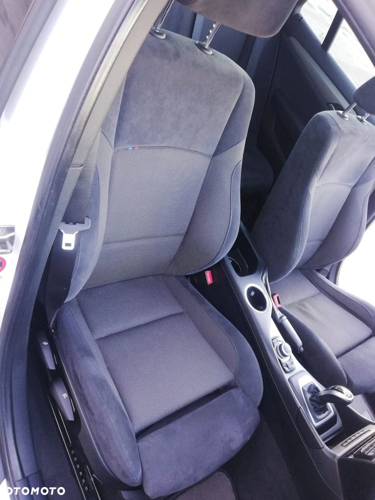 BMW X1 xDrive20d Sport Line - 33