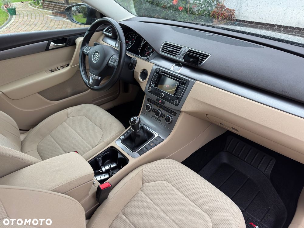Volkswagen Passat - 27