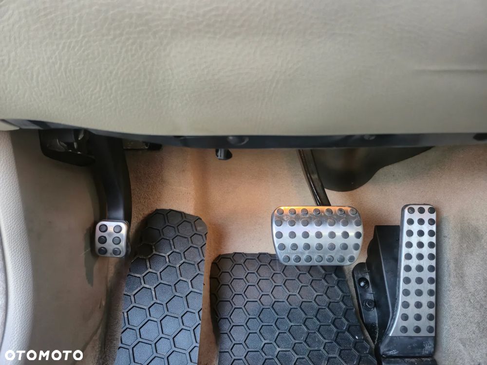 Mercedes-Benz Klasa C 250 (BlueEFFICIENCY) 7G-TRONIC - 30